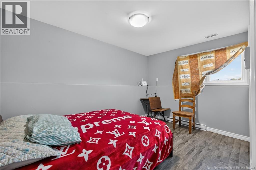 800 Haut-Saint-Antoine Road - 28