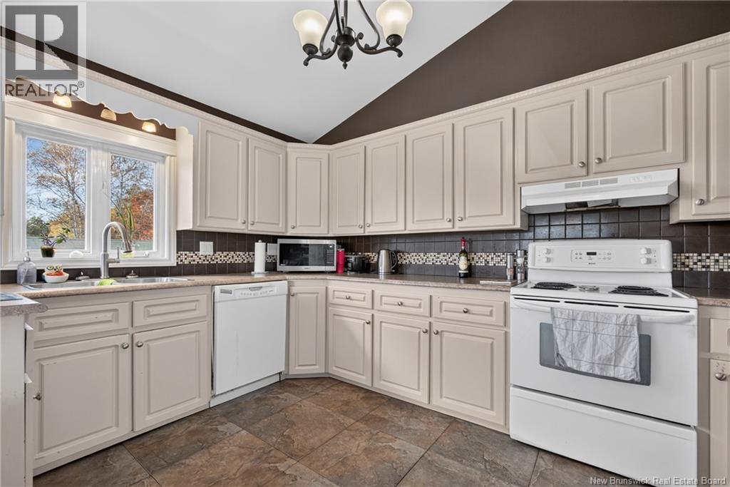 800 Haut-Saint-Antoine Road - 14