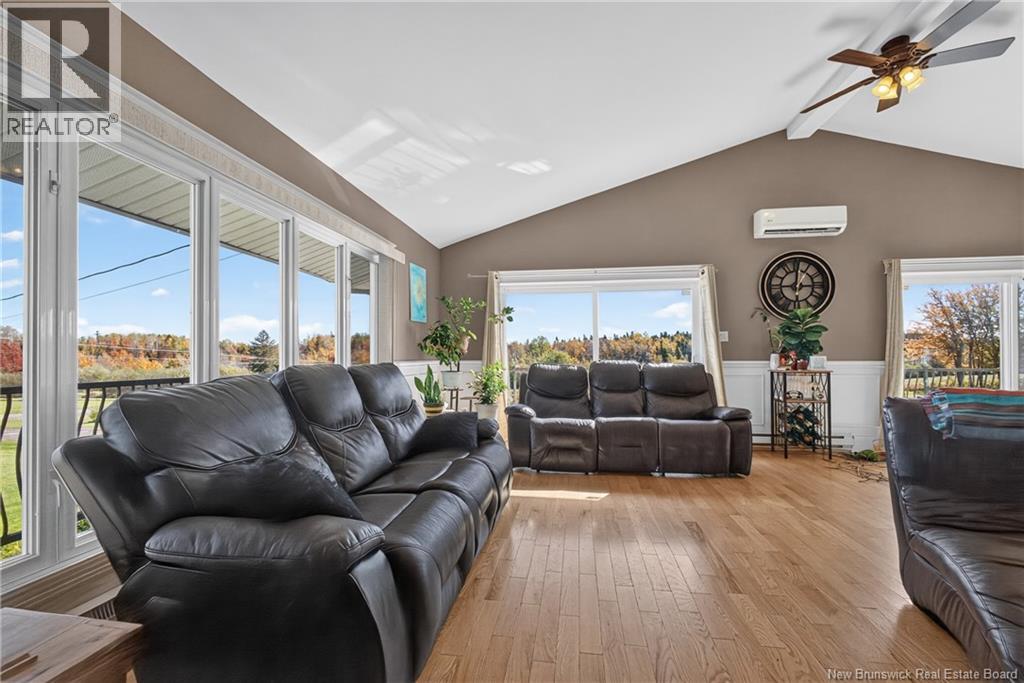 800 Haut-Saint-Antoine Road - 7