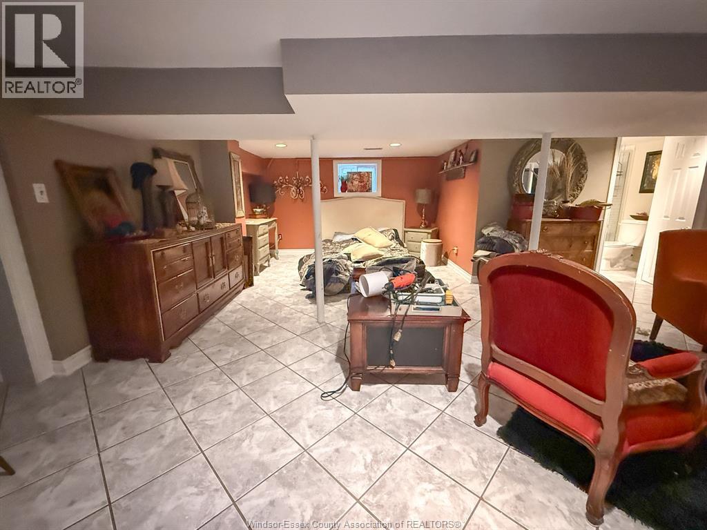 1087 Marentette — photo 35