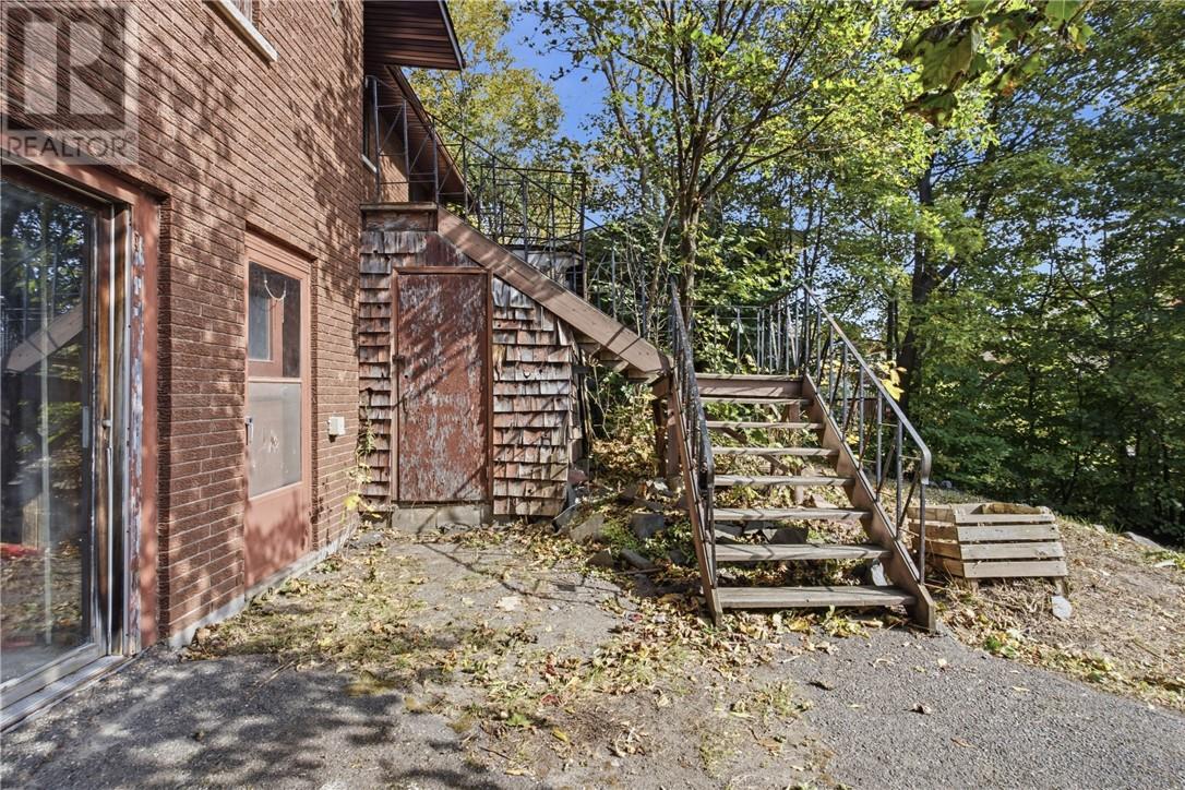 182 BOLAND Avenue - 11