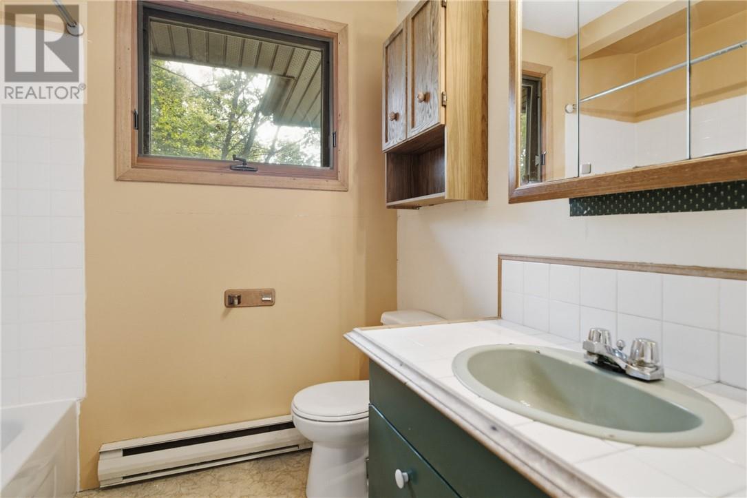 182 BOLAND Avenue - 6
