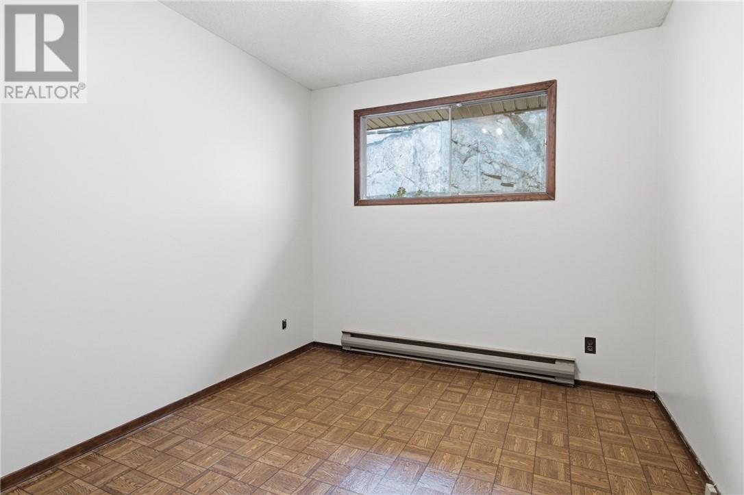 182 BOLAND Avenue - 9
