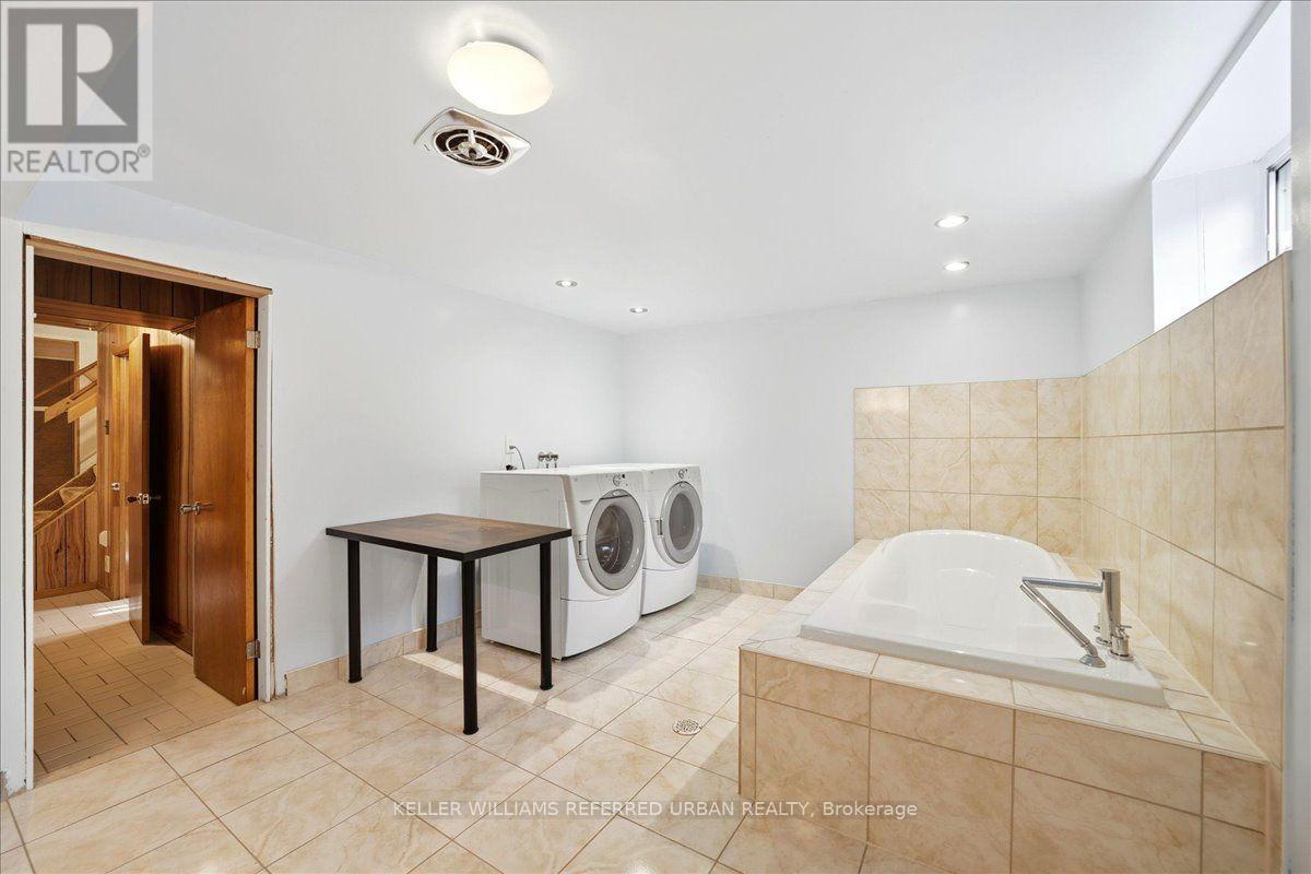 241 Churchill Avenue, Toronto, ON photo 26