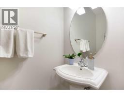 66 Cougarstone Close Sw, Calgary, AB T3H5J4 Photo 16