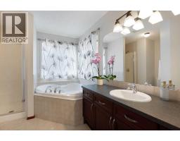 66 Cougarstone Close Sw, Calgary, AB T3H5J4 Photo 24