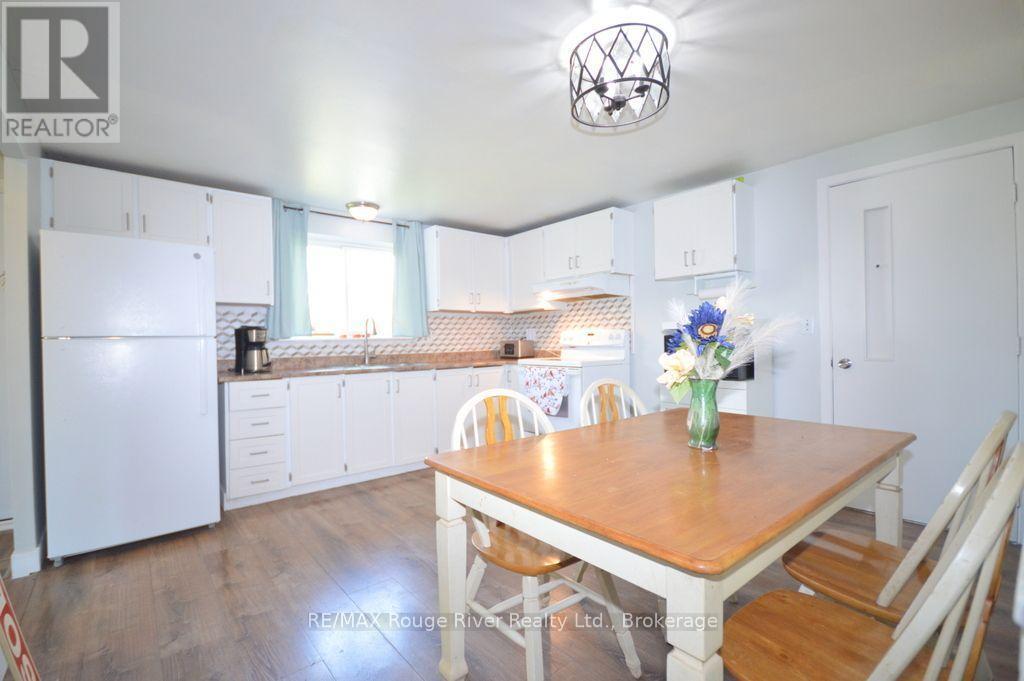 1084 Norman Crescent, Oshawa, ON photo 9