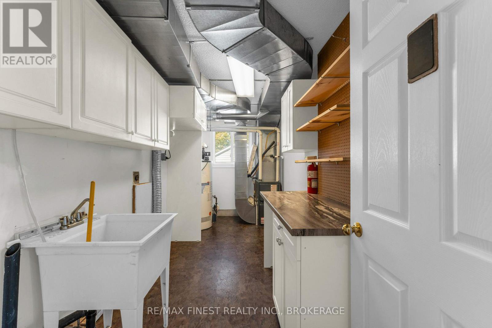 1600a Anne Street — photo 20