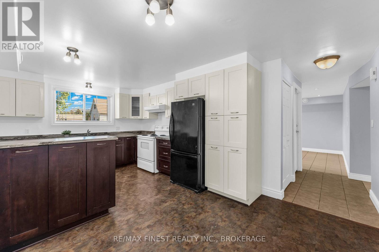 1600a Anne Street — photo 29