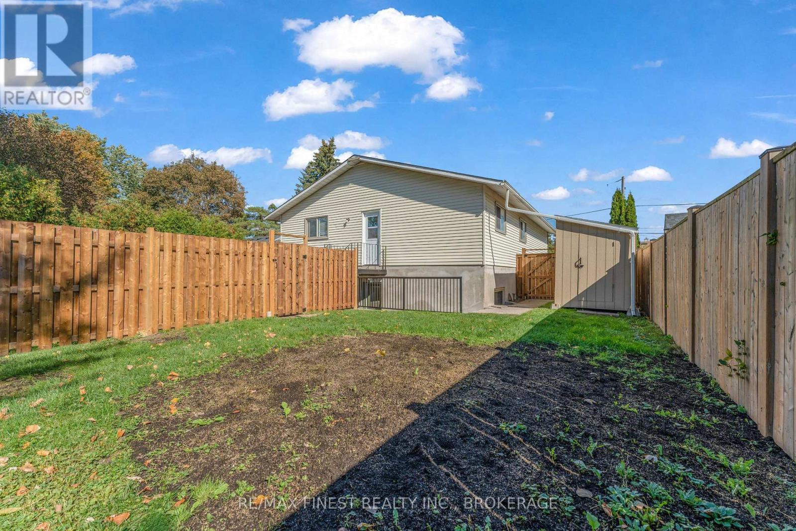 1600a Anne Street — photo 41