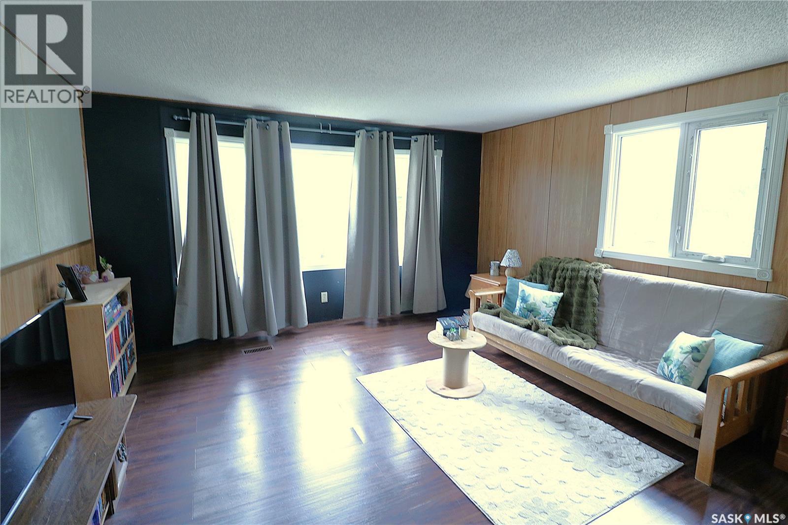 319 4th AVENUE - 4