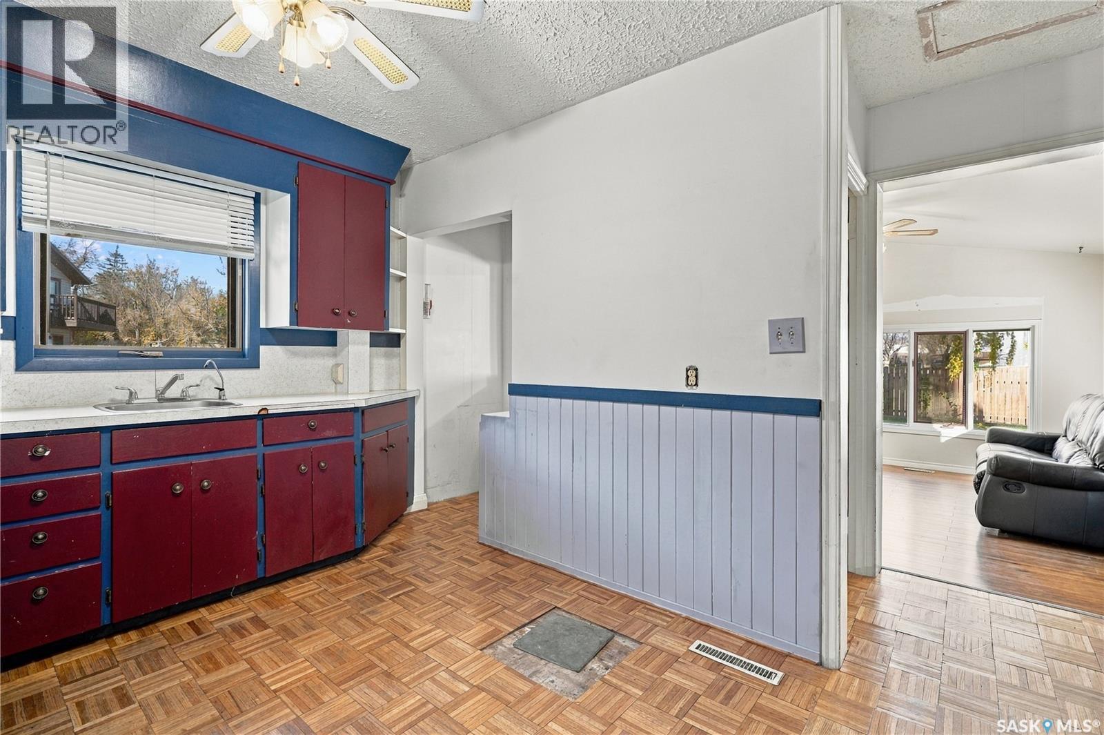 475 Andrew STREET - 12