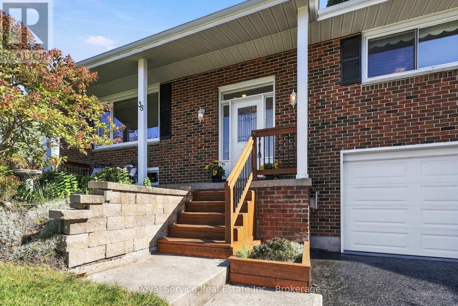 38 BURNHAM AVENUE - 4