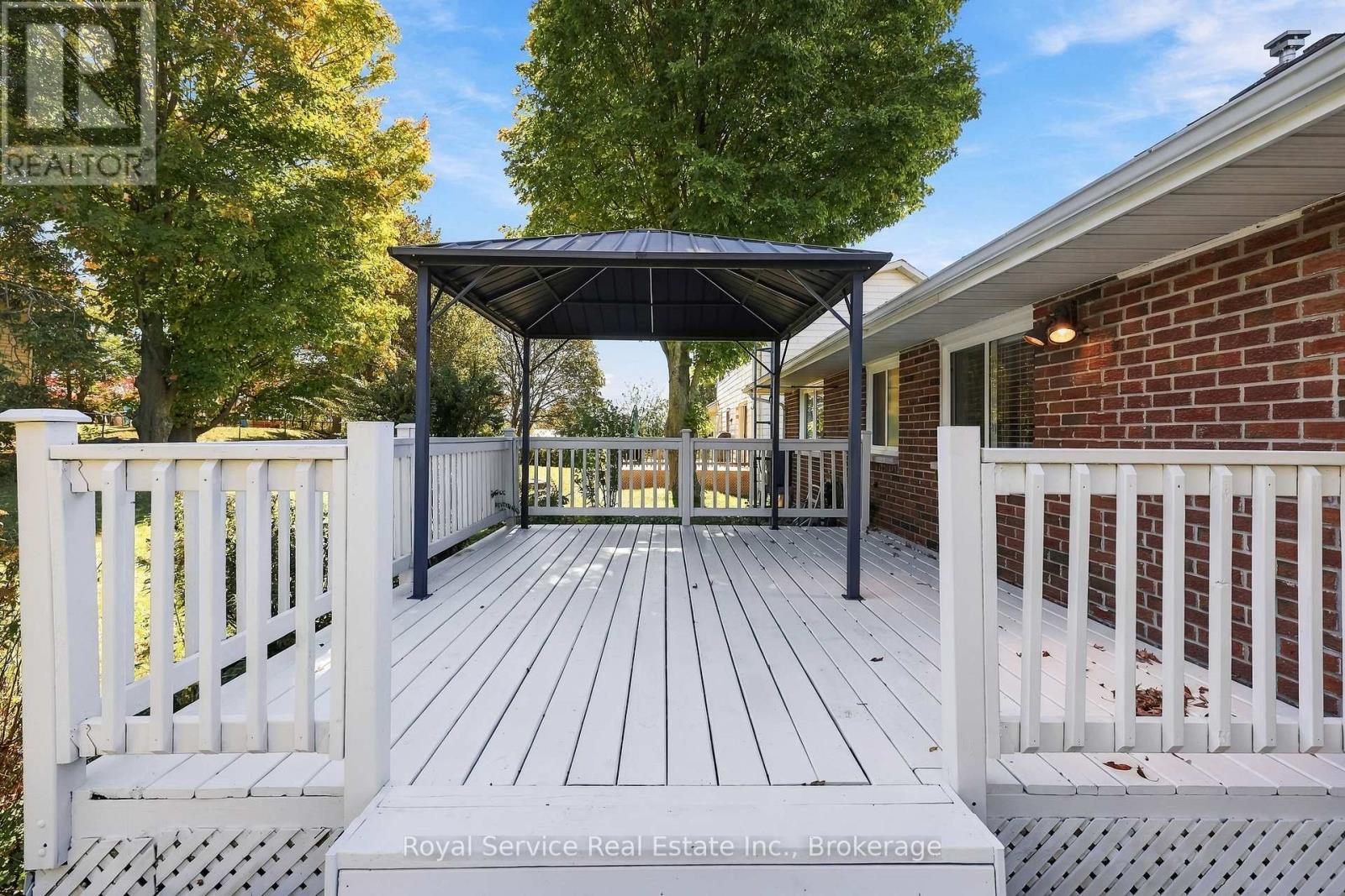 38 BURNHAM AVENUE - 40