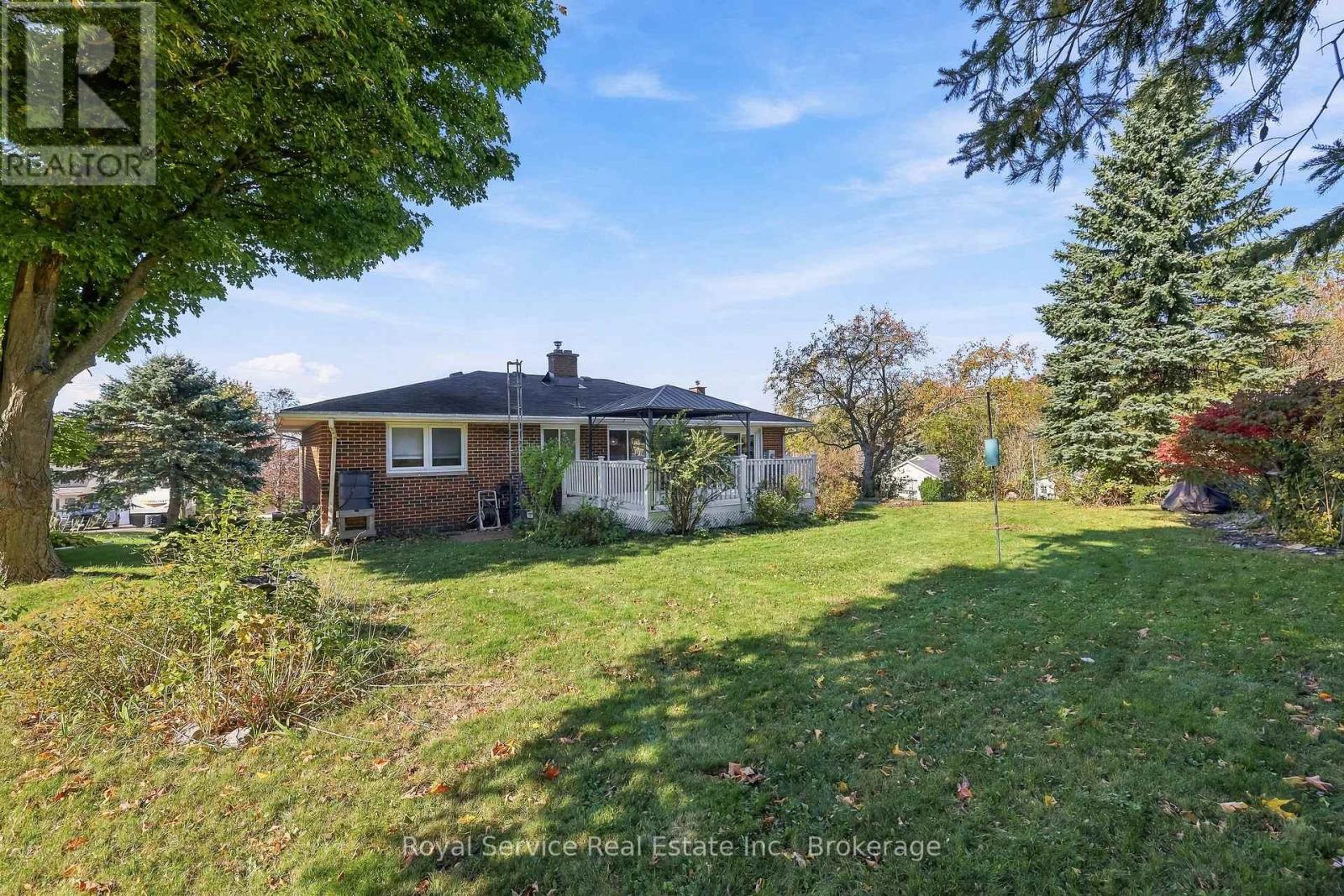 38 BURNHAM AVENUE - 43