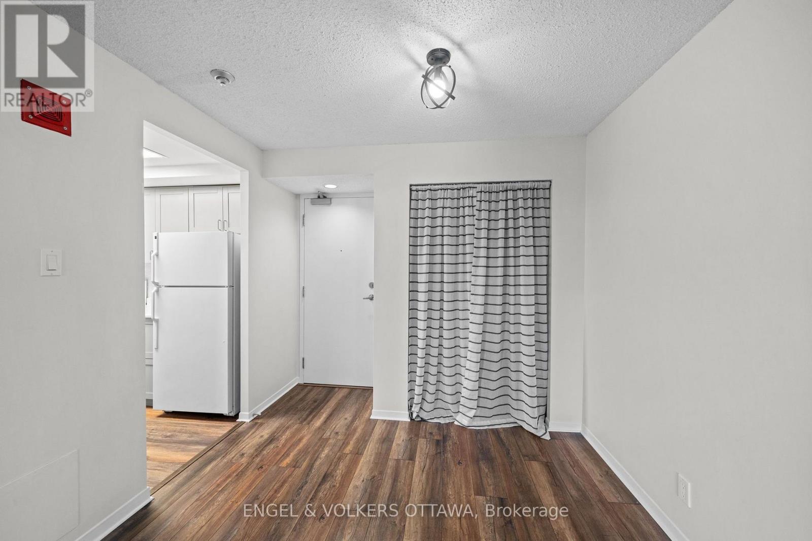 45 Holland Avenue — photo 10