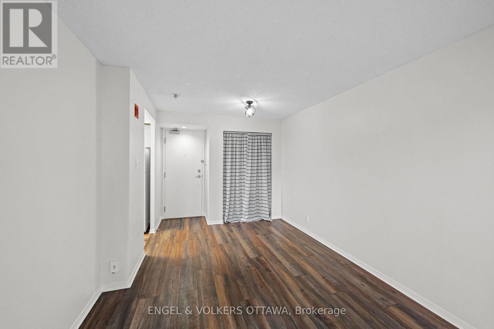 45 Holland Avenue — photo 12