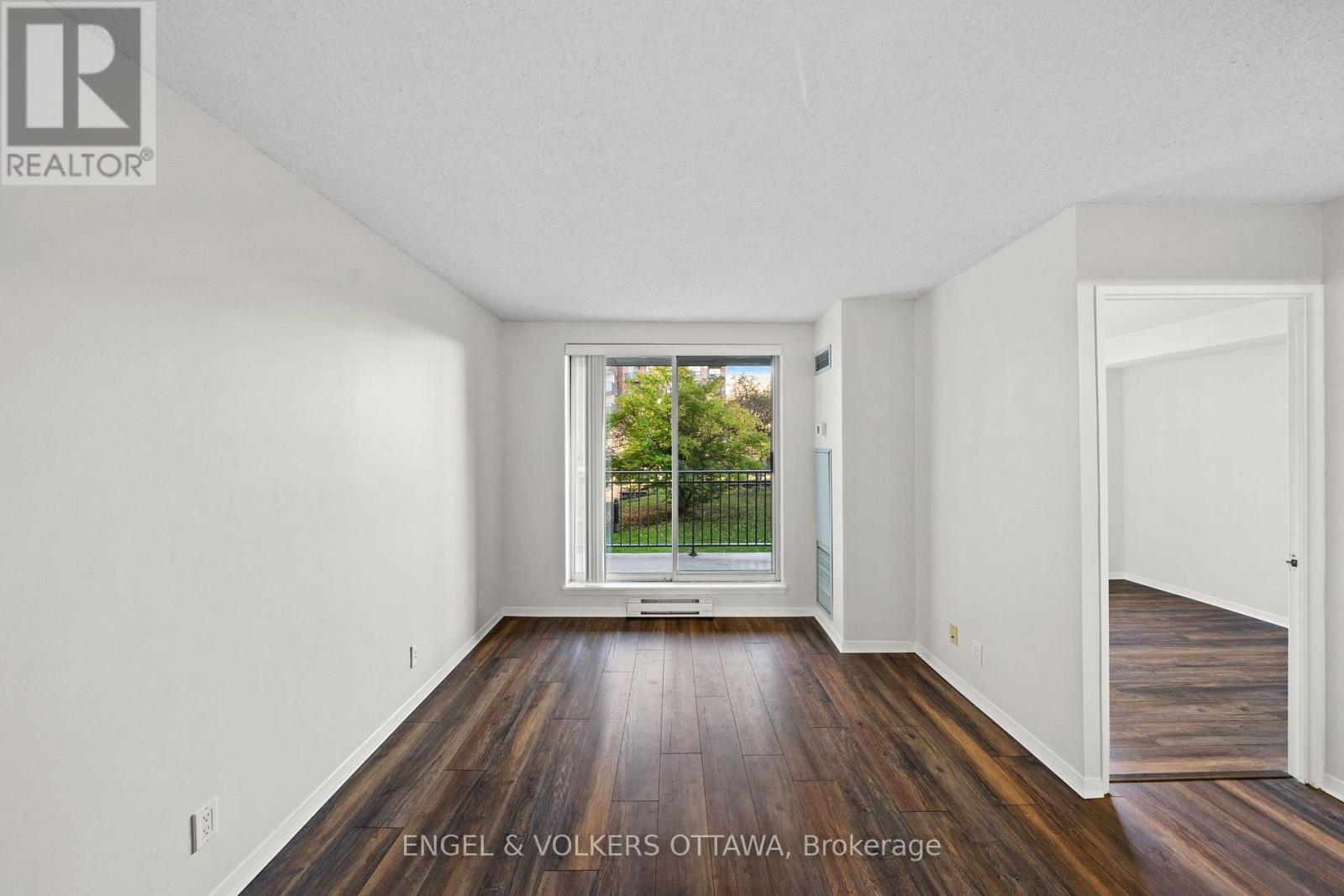 45 Holland Avenue — photo 13