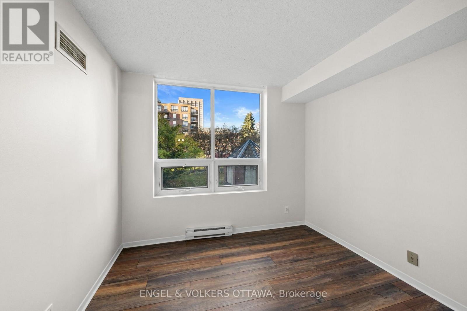 45 Holland Avenue — photo 21