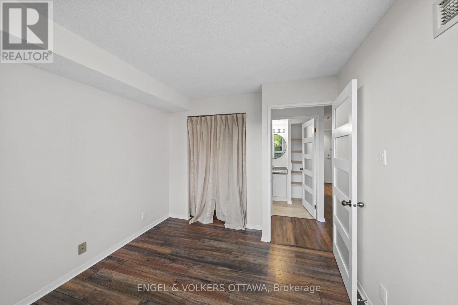 45 Holland Avenue — photo 23