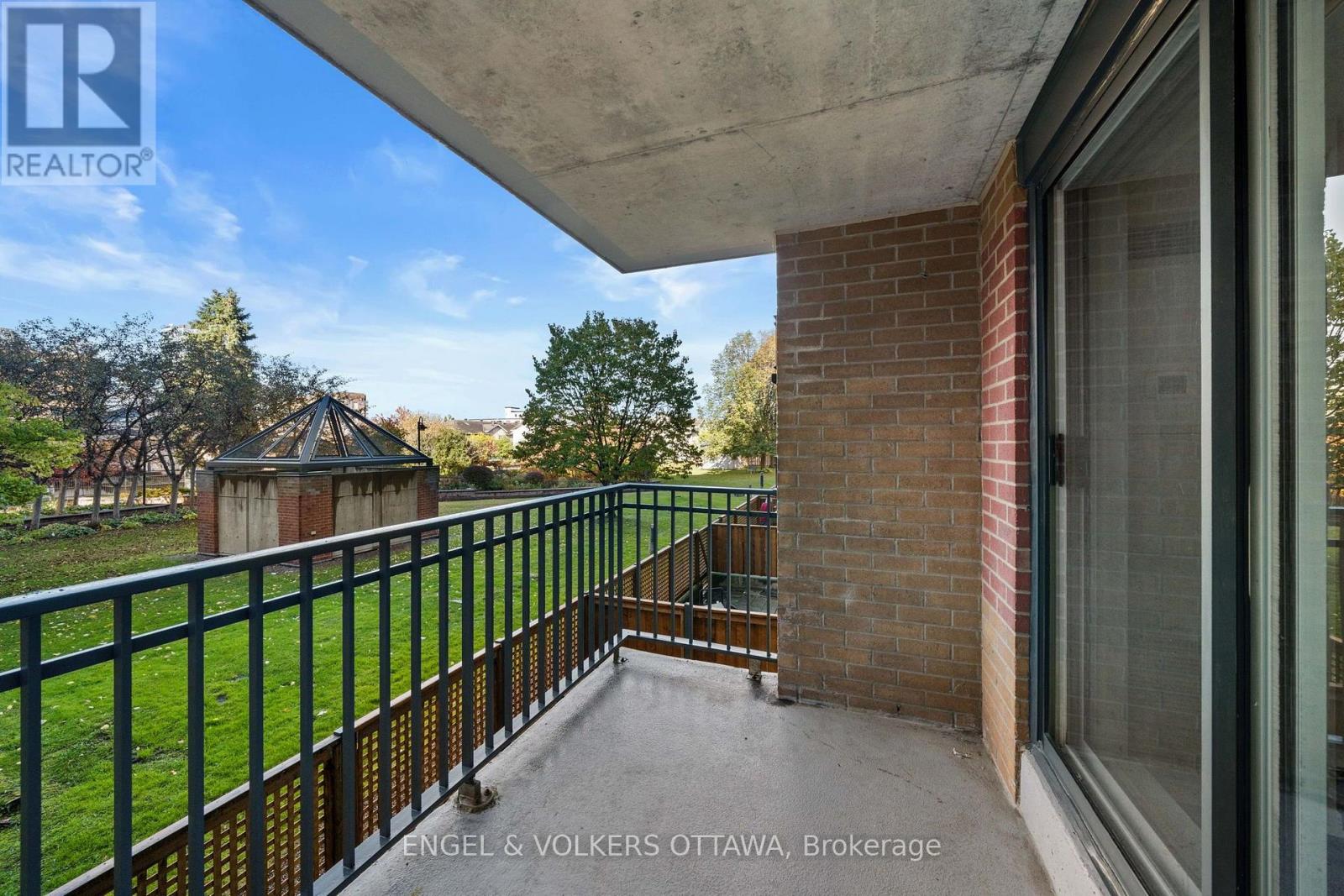 45 Holland Avenue — photo 28