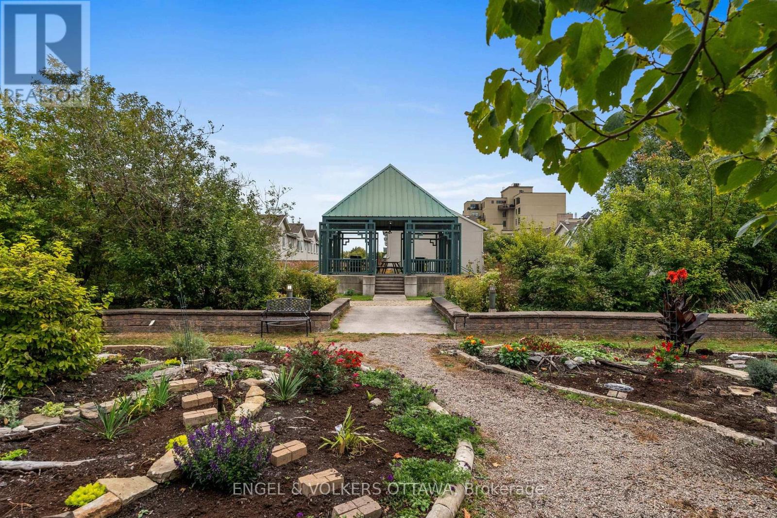 45 Holland Avenue — photo 31