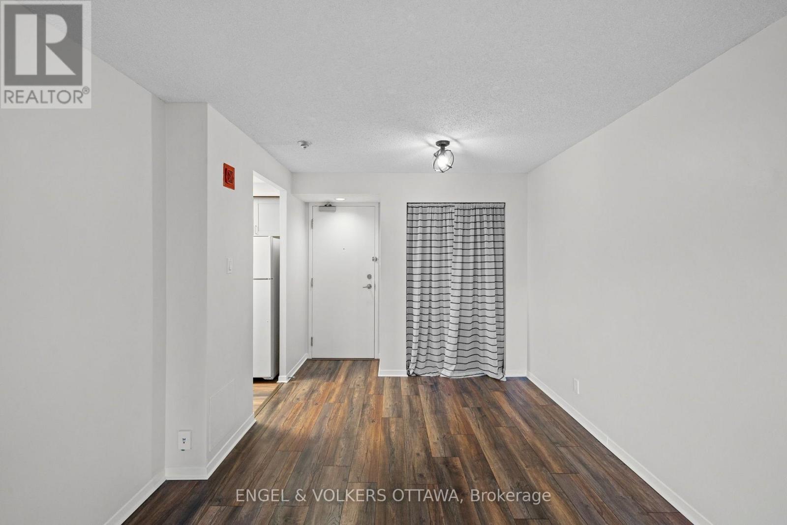 45 Holland Avenue — photo 8