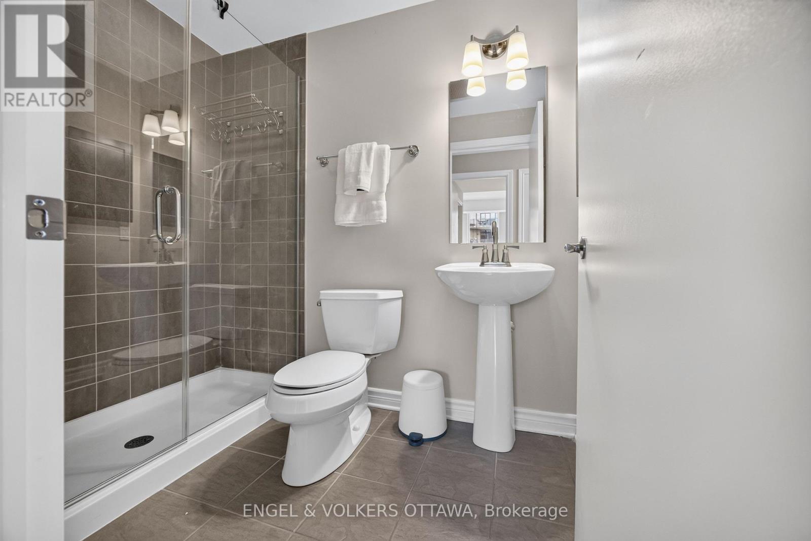 401 Golden Avenue — photo 35