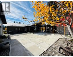 Full ensuite bathroom - 412 301st Street, Marysville, BC V1A3H1 Photo 7