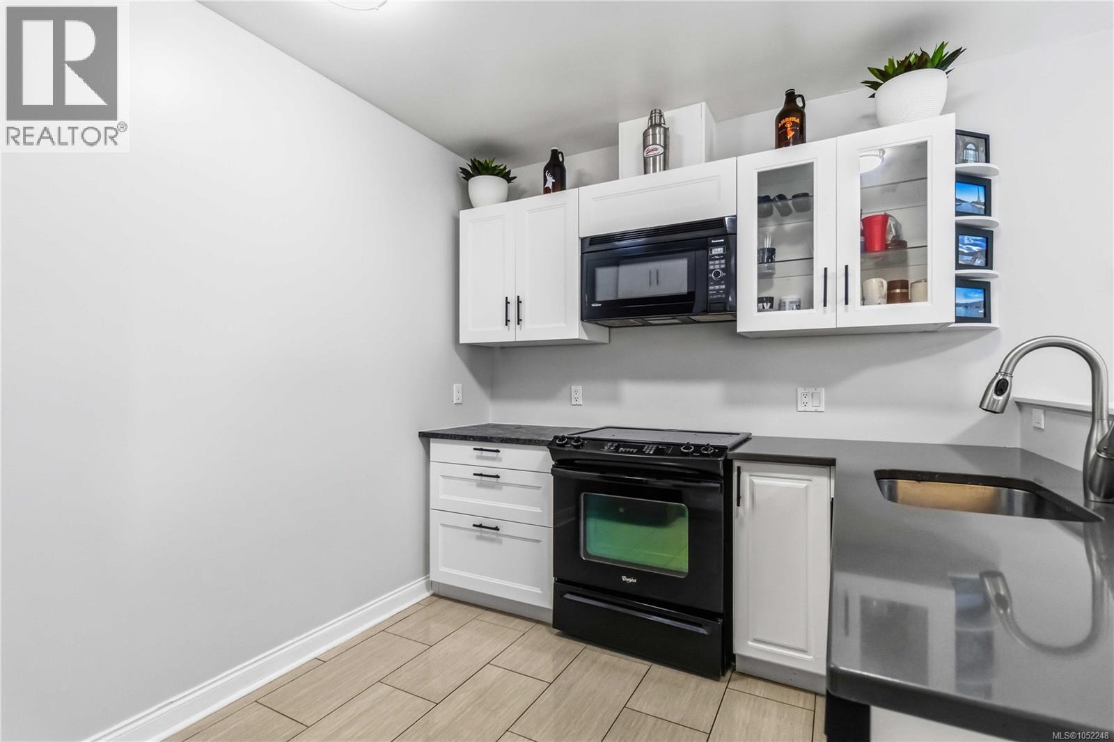 #106 405 Quebec St - 14