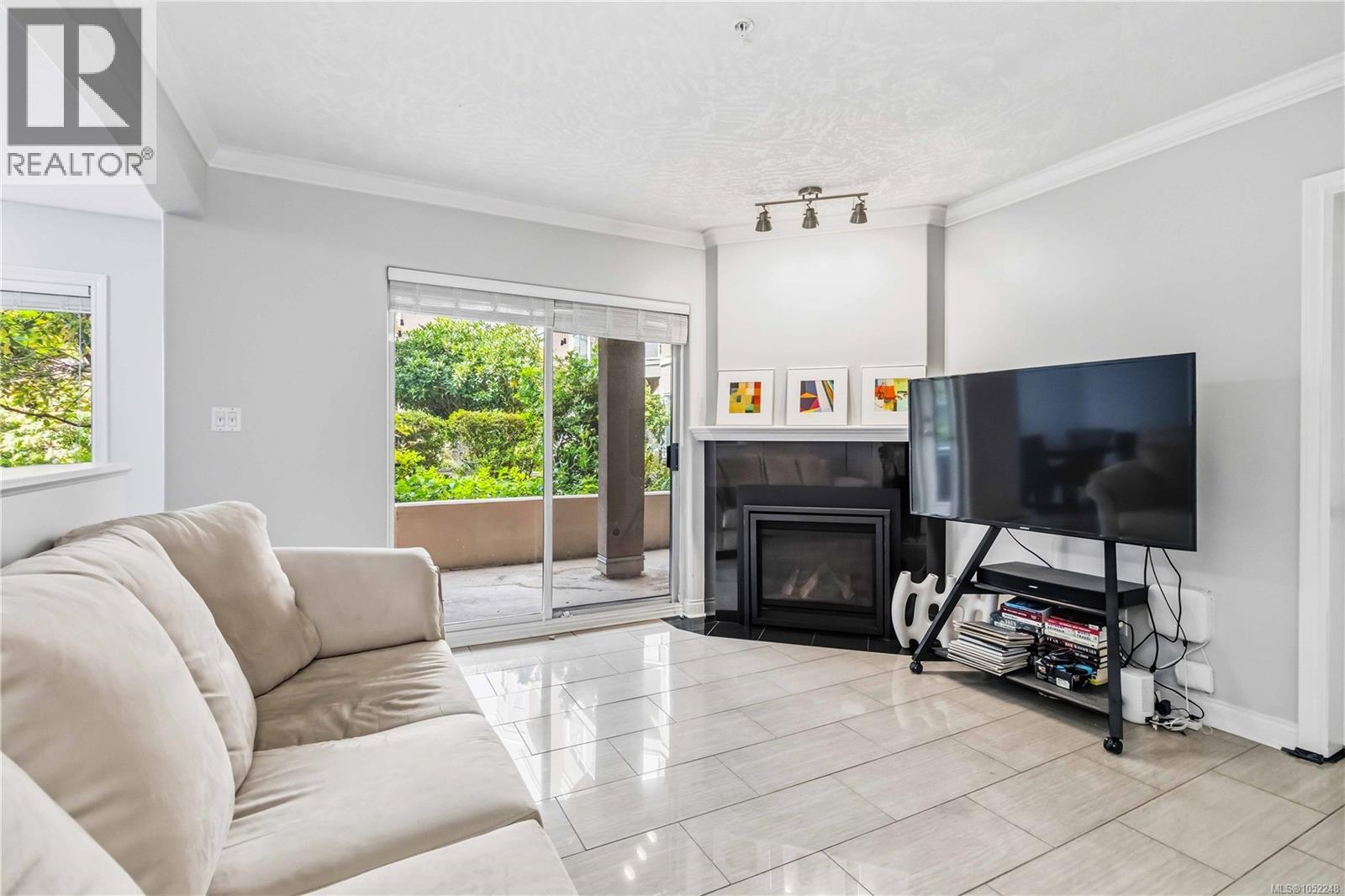 #106 405 Quebec St - 5