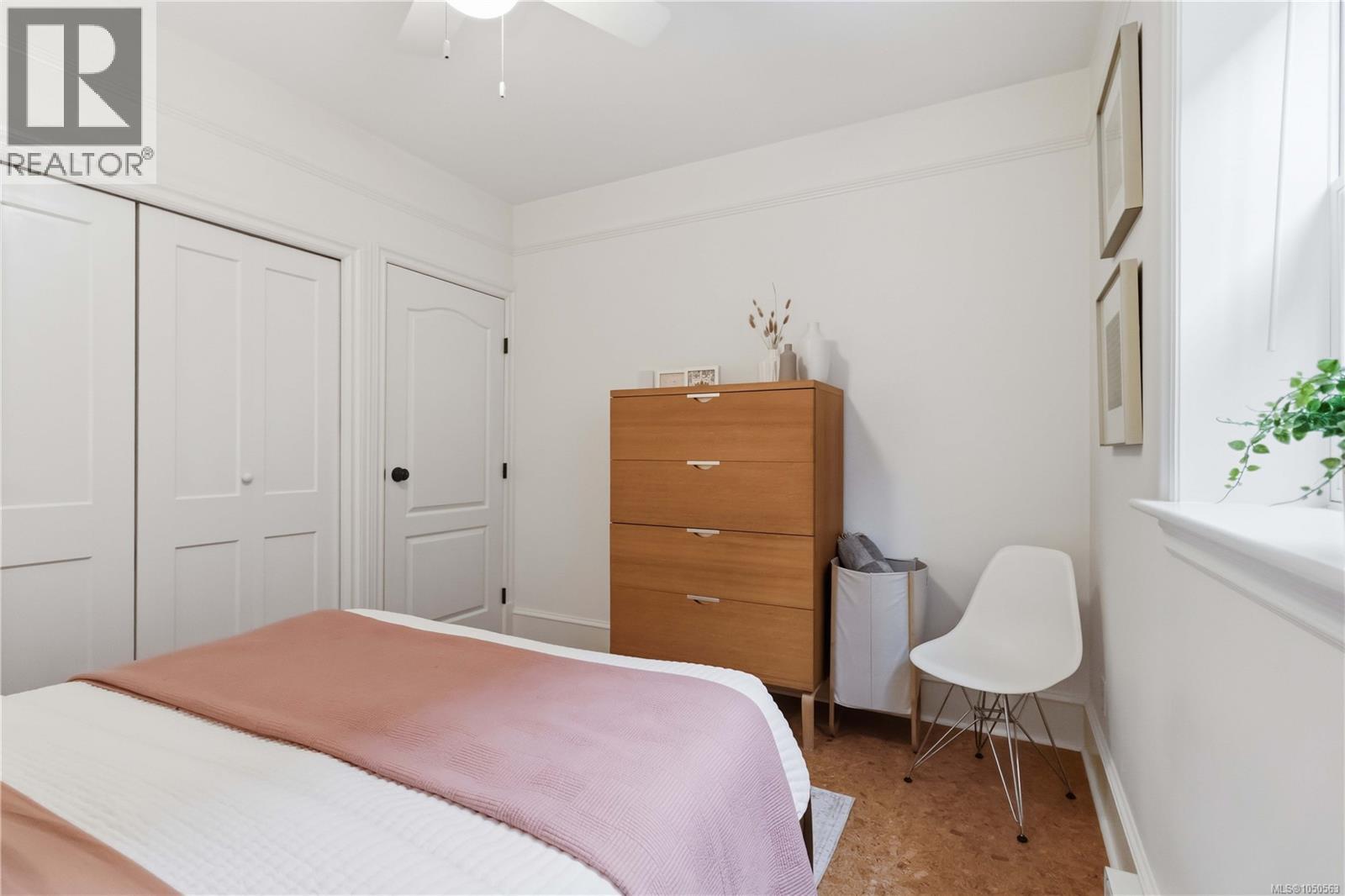 4 1353 Grant Street, Victoria