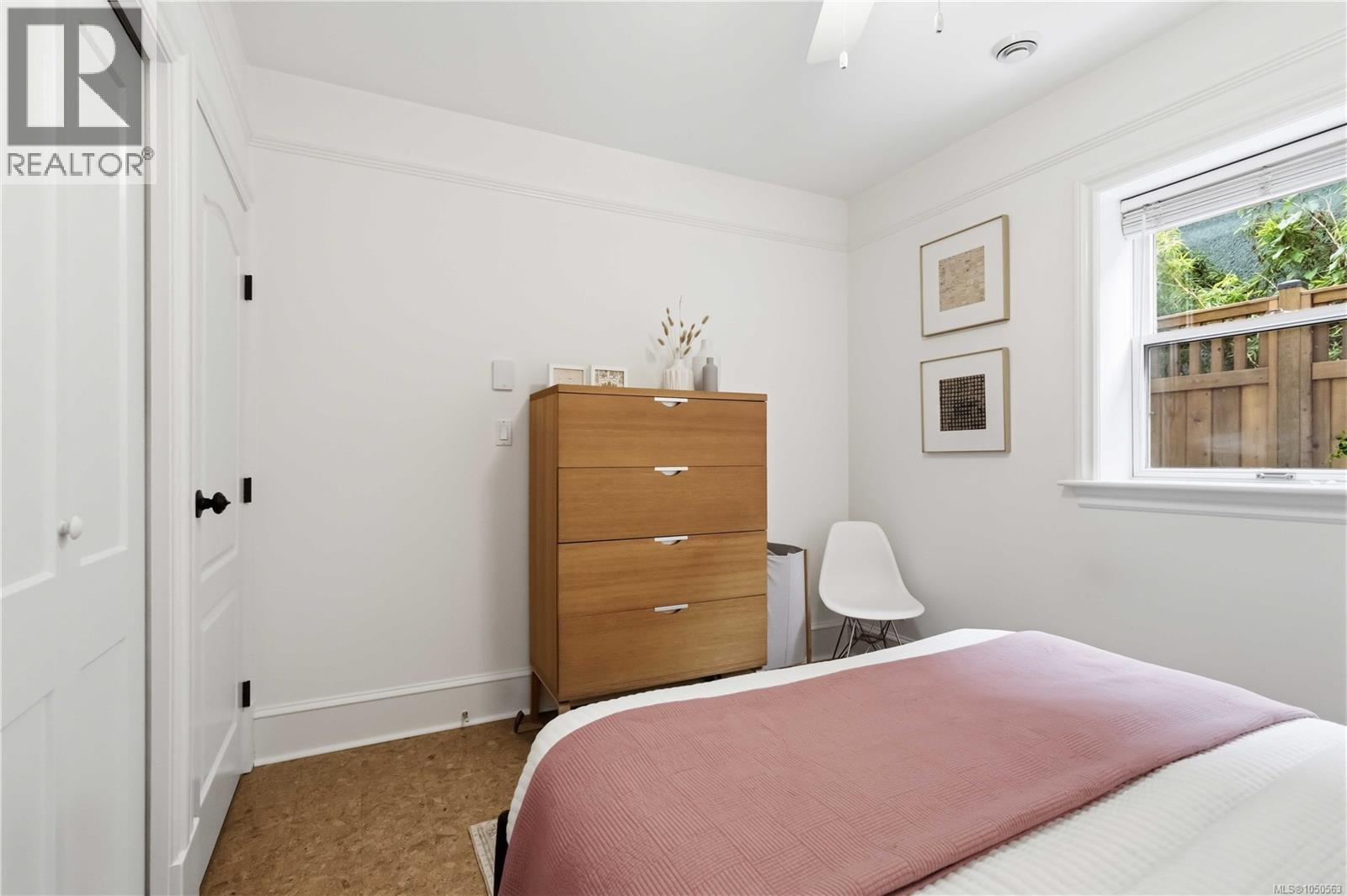 4 1353 Grant Street, Victoria