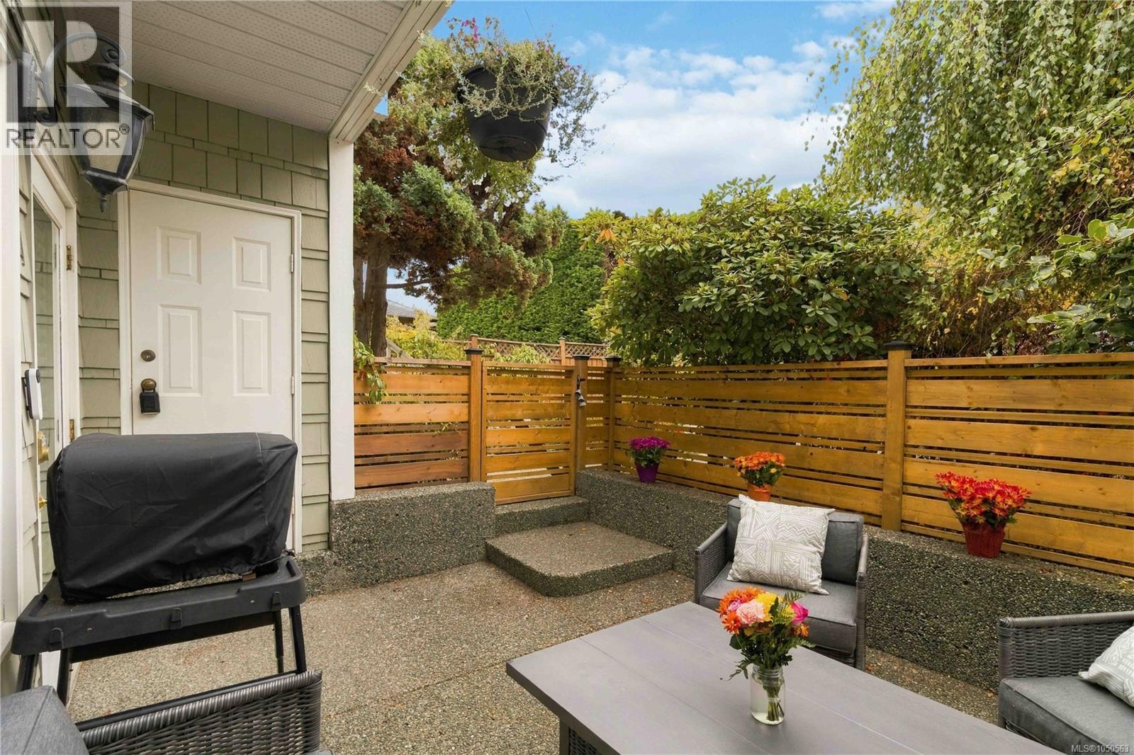 4 1353 Grant Street, Victoria