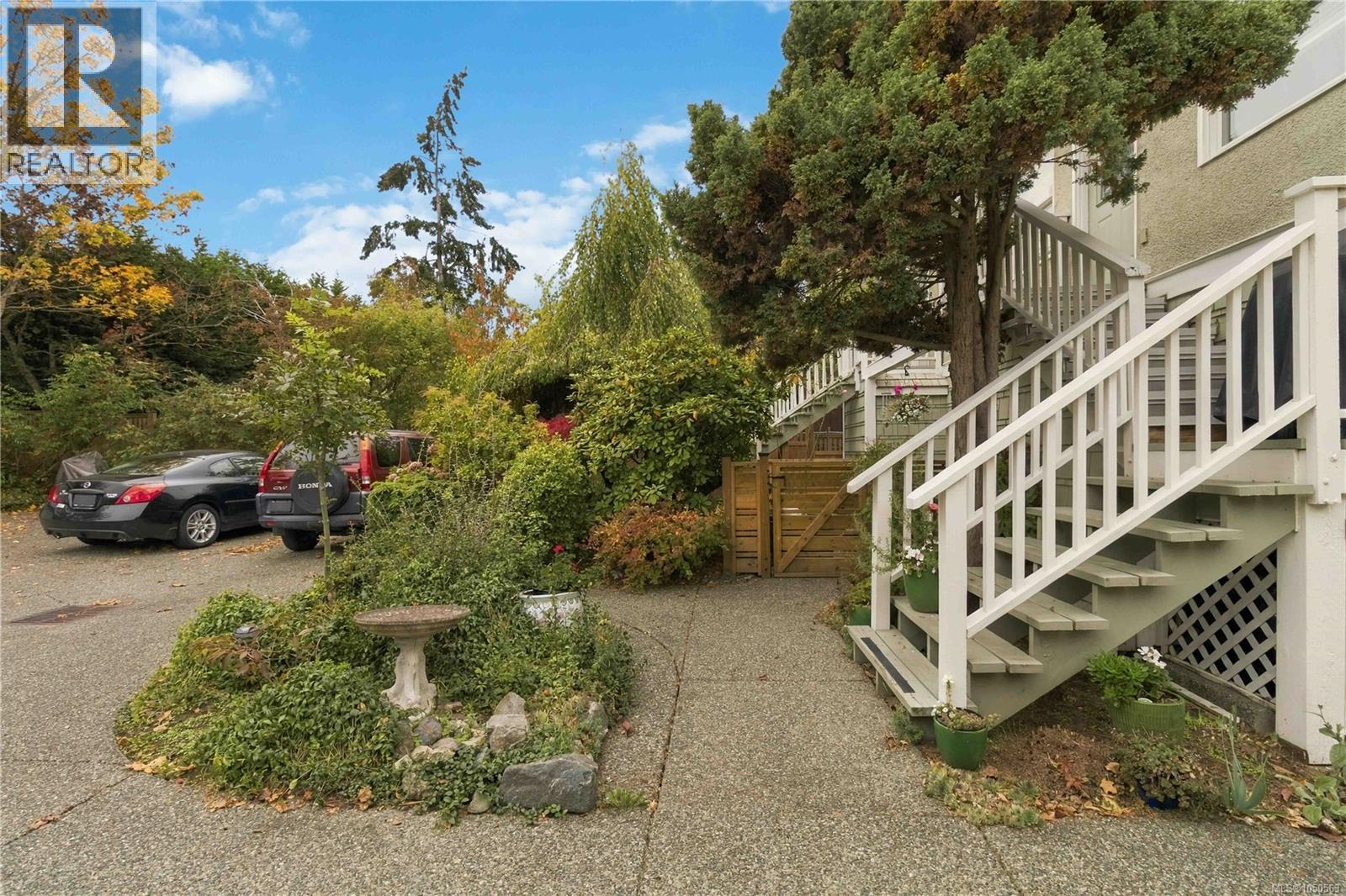 #4 1353 Grant St - 29