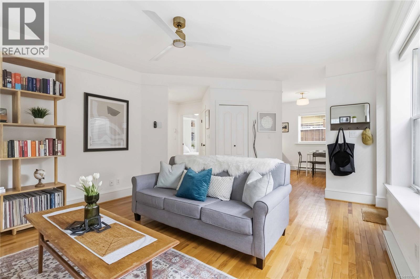 4 1353 Grant Street, Victoria