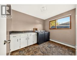 407 Maple Street, Sparwood, BC V0B2G0 Photo 32