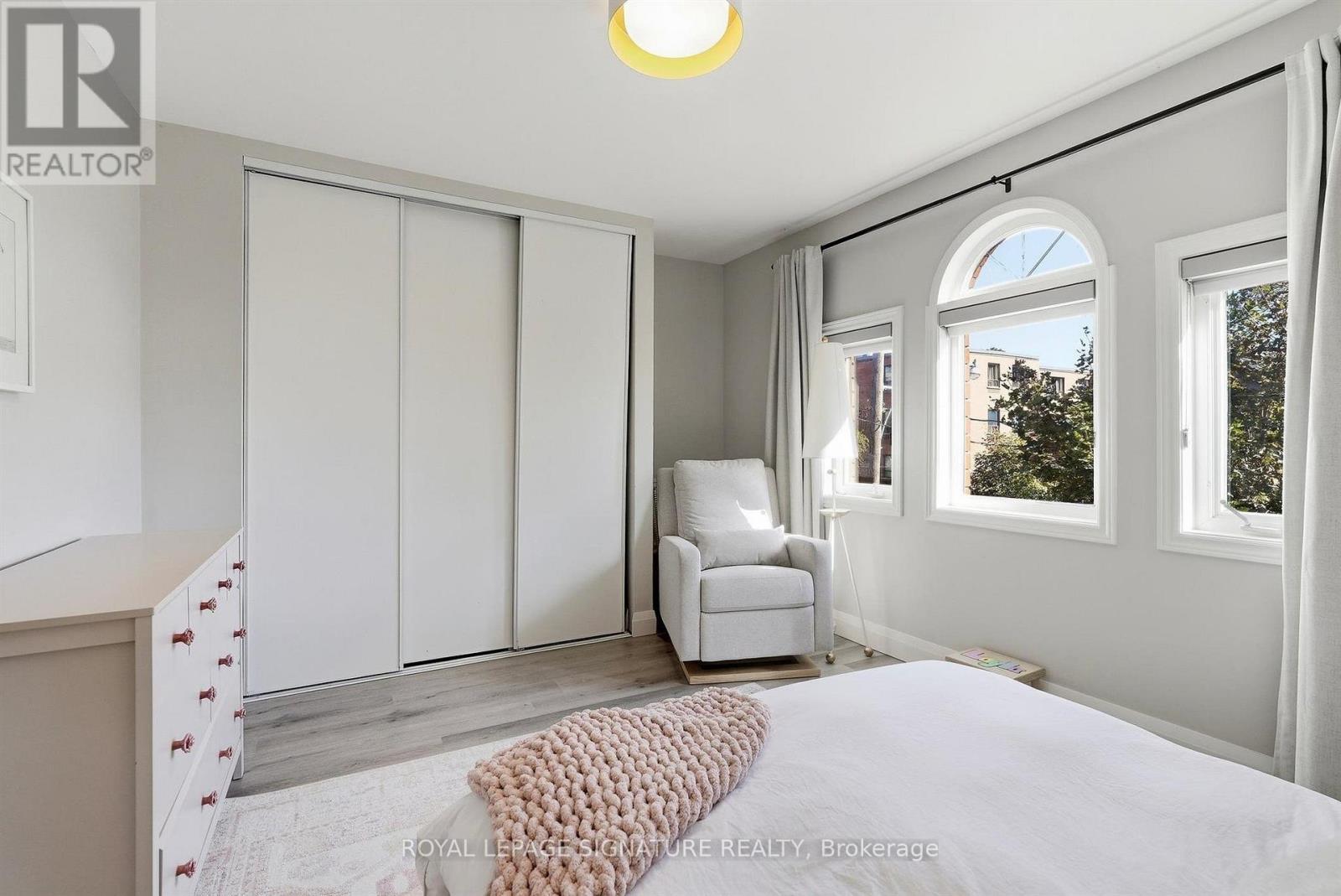 46 HENDRICK AVENUE - 33