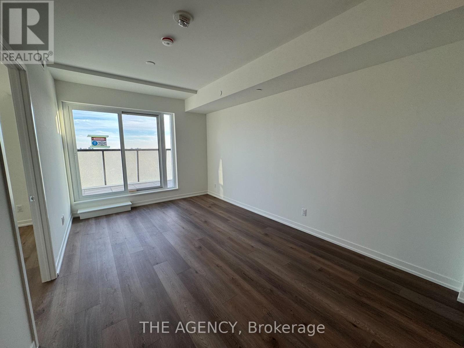 863 St Clair Avenue West — photo 7