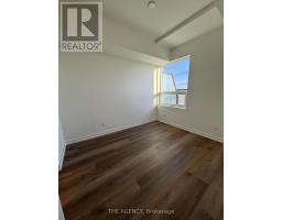 606 - 863 St Clair Avenue W, Toronto, ON M6C1C4 Photo 8