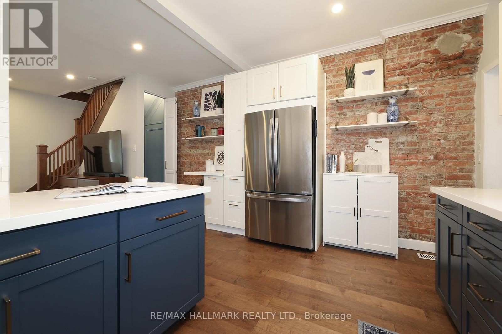 701 GREENWOOD AVENUE - 13