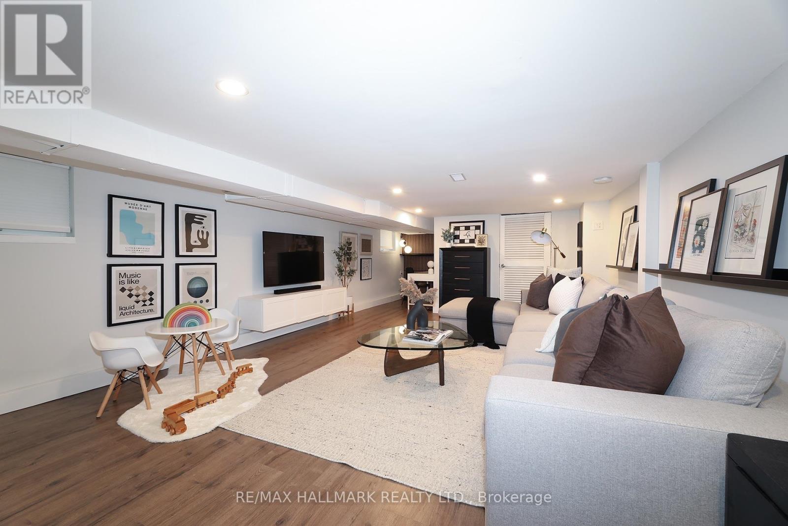 701 GREENWOOD AVENUE - 29