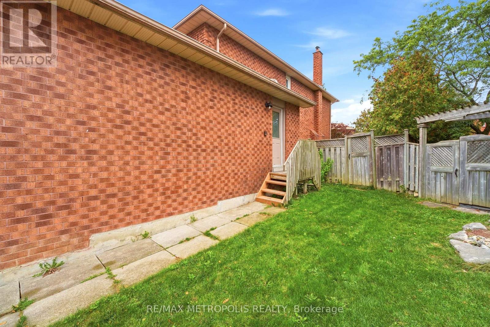 Bsmt- 10 Sillett Drive, Ajax, ON photo 3