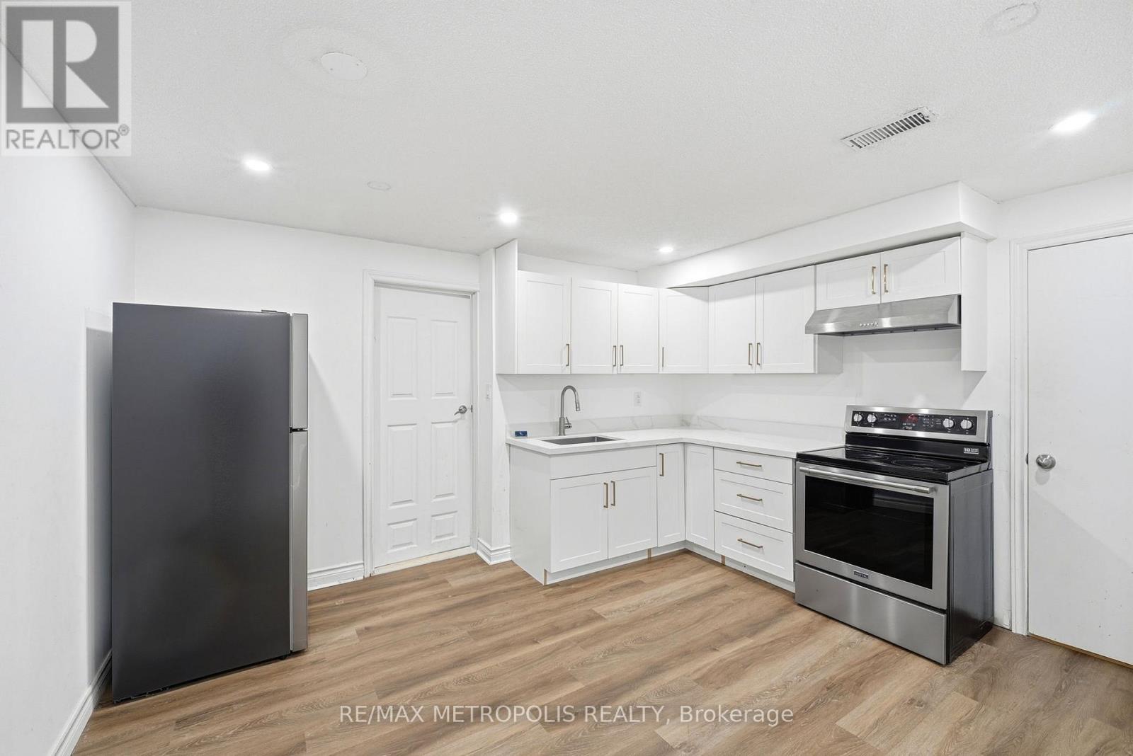 Bsmt- 10 Sillett Drive, Ajax, ON photo 4