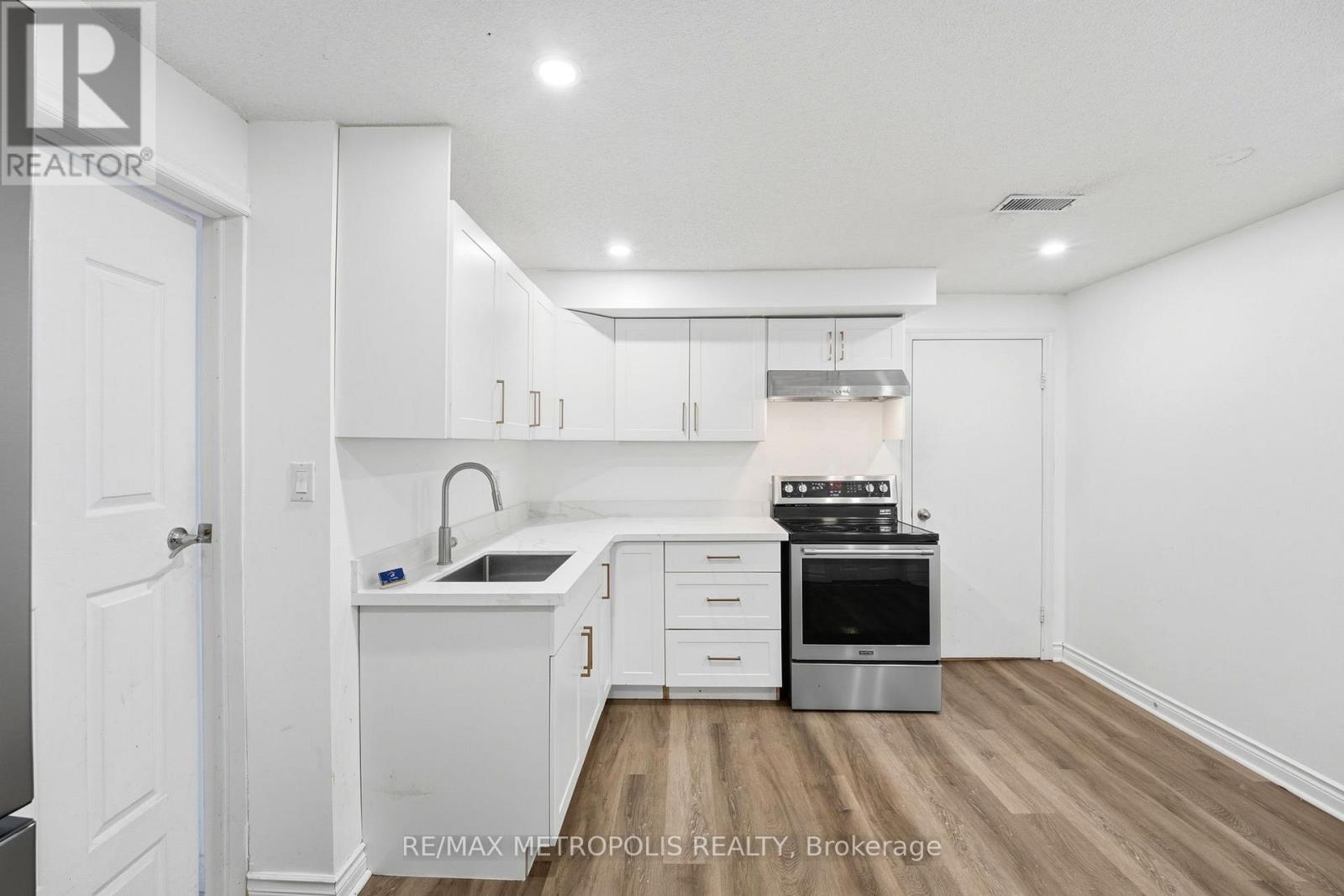 Bsmt- 10 Sillett Drive, Ajax, ON photo 5