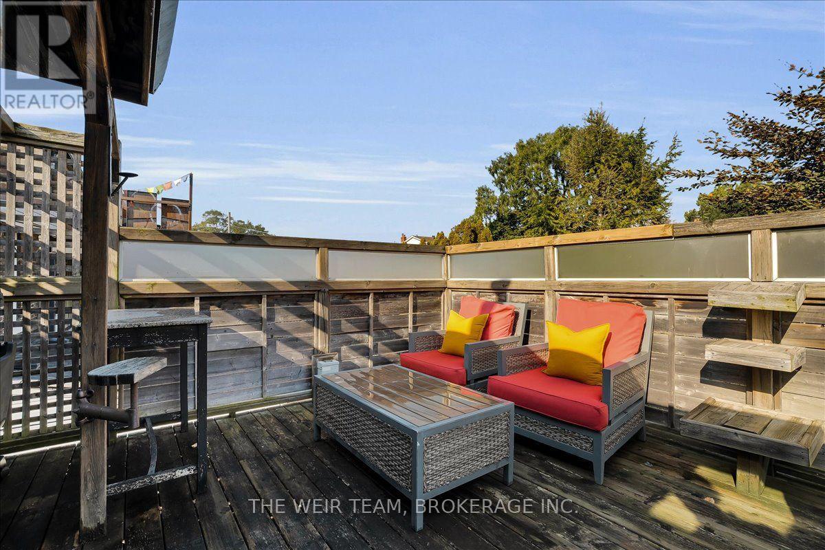 1394 Queen Street East, Toronto, ON photo 11