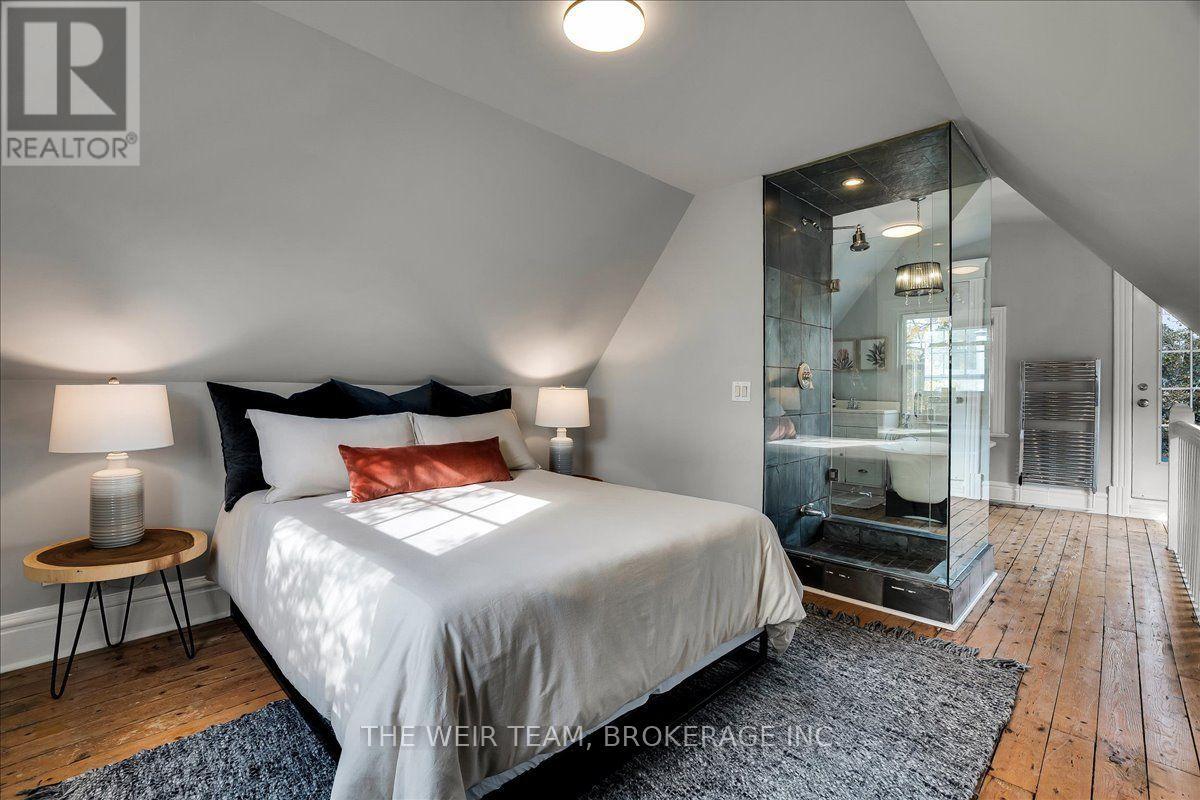 1394 Queen Street East, Toronto, ON photo 22