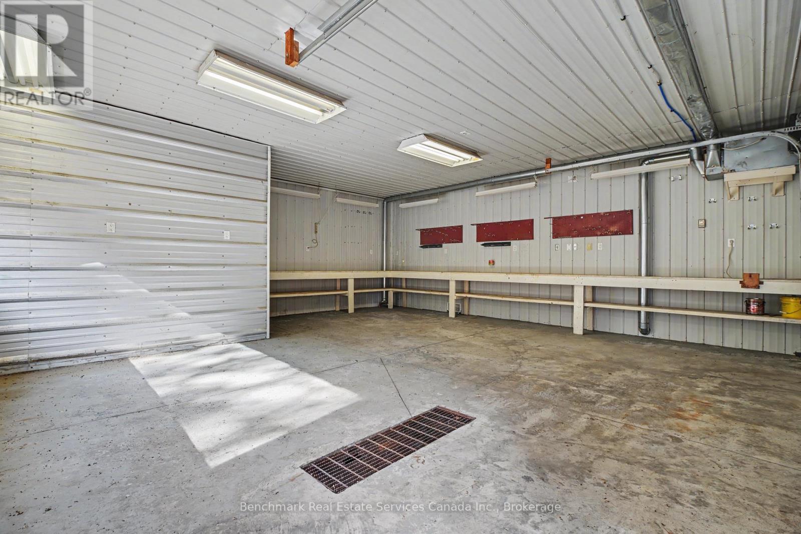 2407 Highway 11 North — photo 41