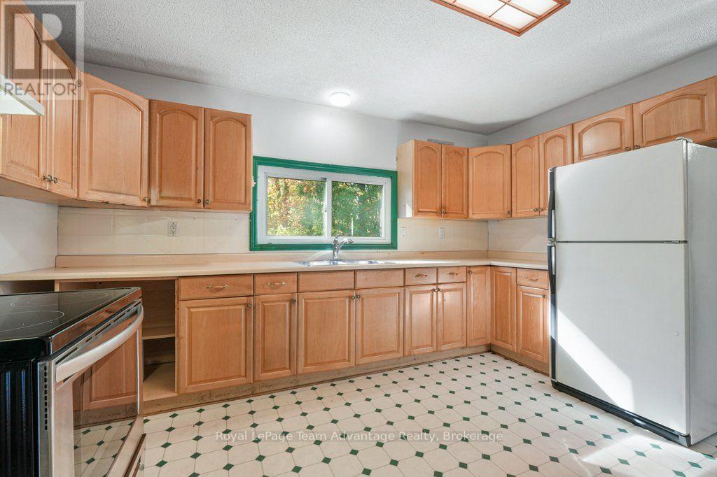 48 HAMMEL AVENUE - 16