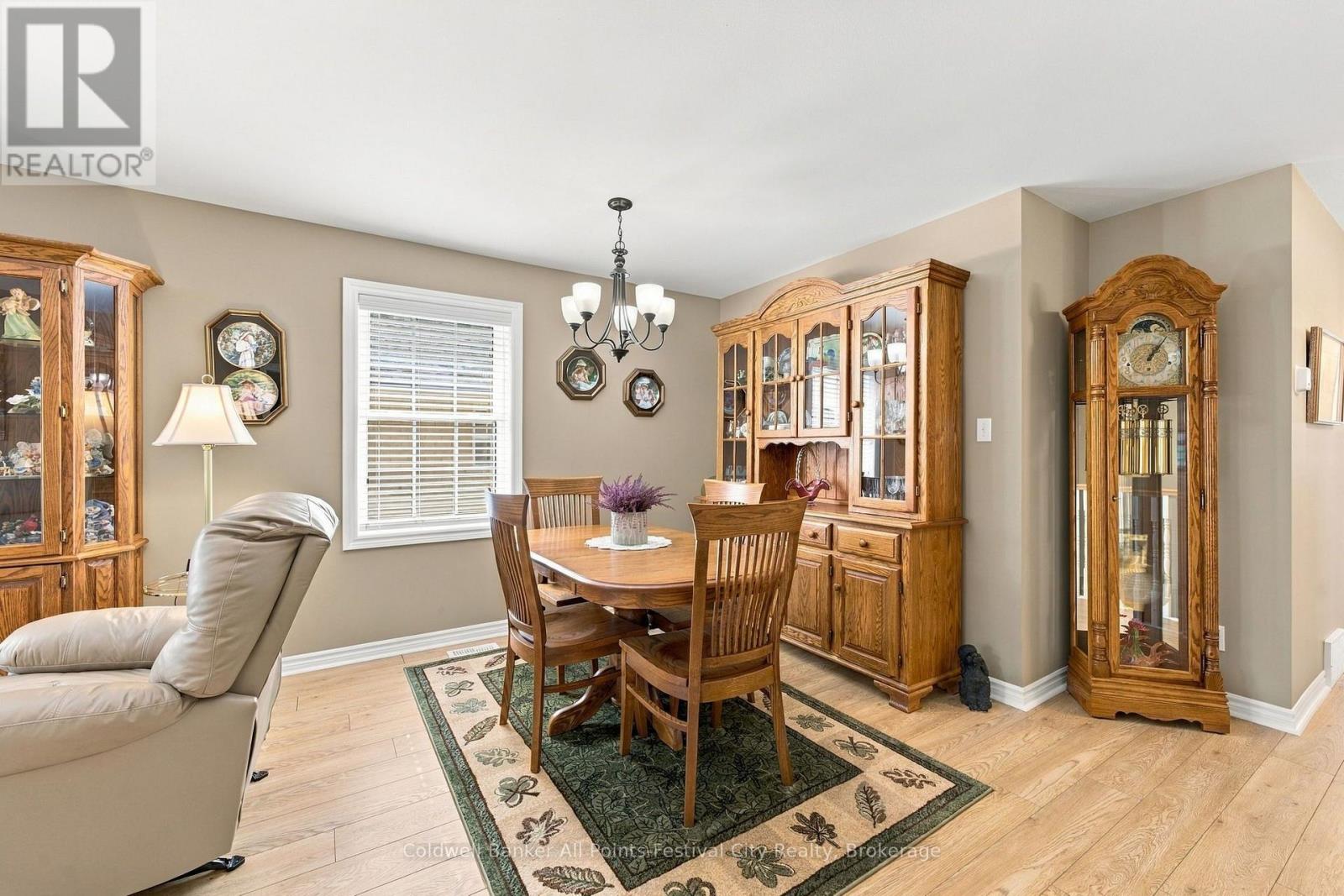 407 Warren Street — photo 10